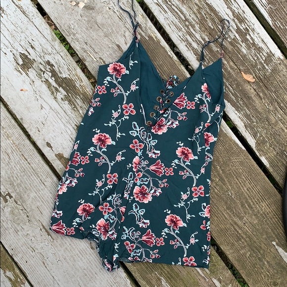Forever 21 Floral Lace Up Front Romper Small - Picture 4 of 8